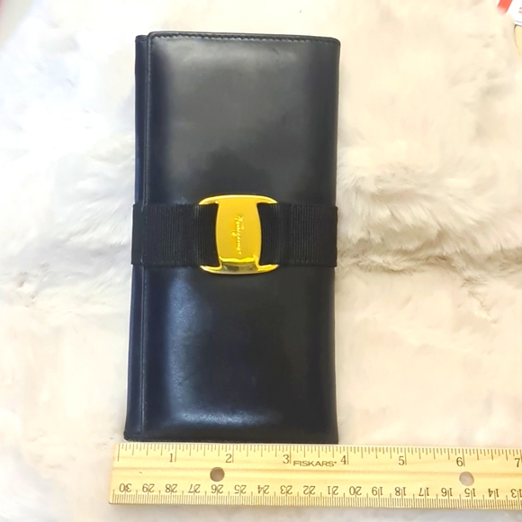 Authentic Salvatore Ferragamo long wallet - Picture 11 of 11